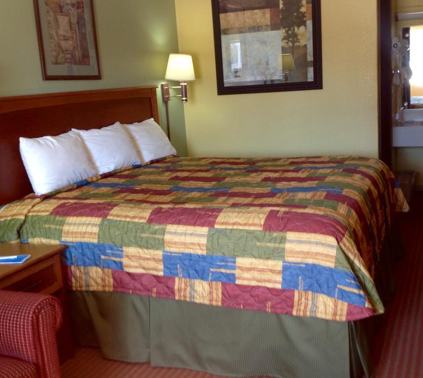 Rodeway Inn Concordia Ngoại thất bức ảnh