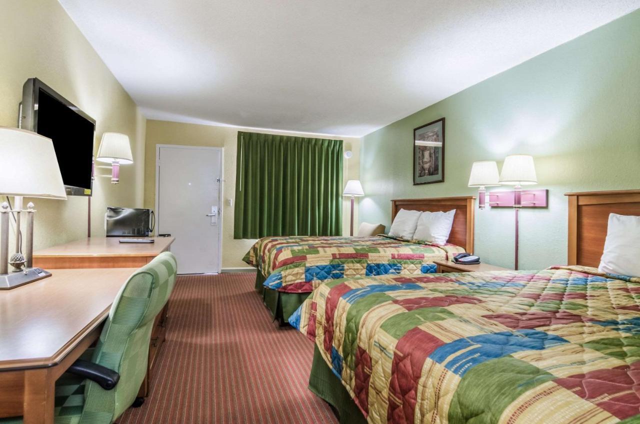 Rodeway Inn Concordia Ngoại thất bức ảnh